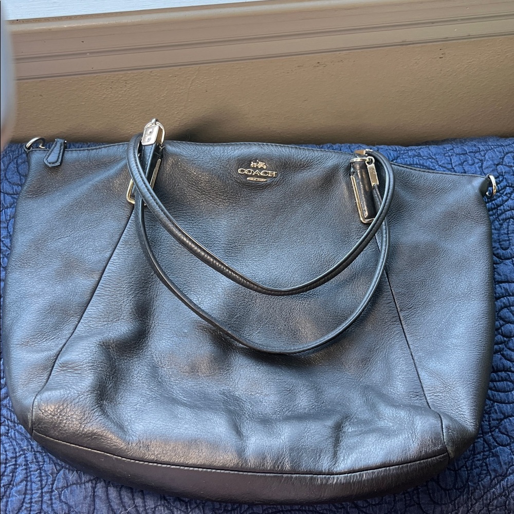 Coach Kelsey Black Tote F34494 EUC Chic and Spacious - Picture 1 of 8